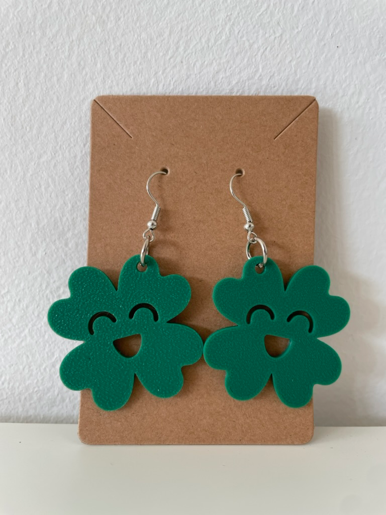 🍀 Lucky Charm – Klavertjevier oorbellen