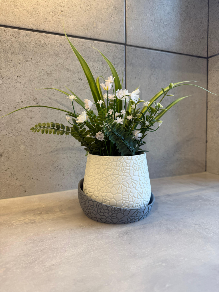 Bloempot met krakele-effect – wit met grijs opvangschaaltje